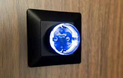 Shelly Plug PM Gen3 Matter 13A černá inteligentní zásuvka