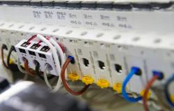 Shelly Pro 3EM-3CT63 WIFI 1/3-cestný měřič spotřeby energie