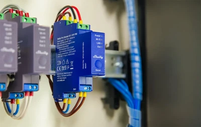 Shelly Pro Dimmer 0/1-10V PM WiFi/Bluetooth modrý stmívač osvětlení