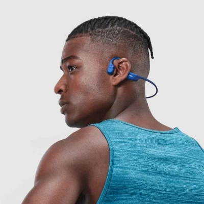 Shokz OpenRun modrá Bluetooth sluchátka před uši USB C