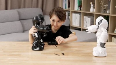 Silverlit Robot Blast LED černý (VÝPRODEJ)