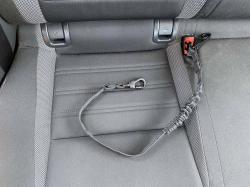 SIXTOL Bezpečnostní pás do auta pro psa CAR BELT FREDY, 63/90 x 2,5cm