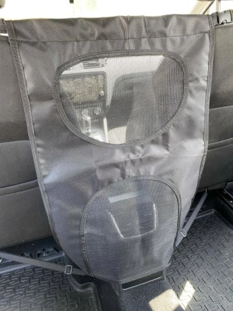 SIXTOL Ochranná síť mezi přední sedačky CAR NET CHARLIE, 70 x 47 cm
