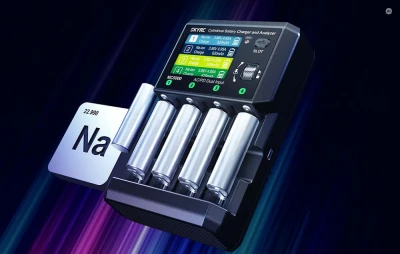 SkyRC MC5000 černá USB-C nabíječka a analyzátor baterií
