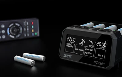 SkyRC NC2200 černo-šedá AA/AAA nabíječka baterií