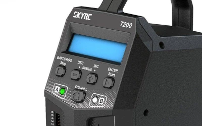 Skyrc Nabíječka T200 2 x 100 W