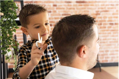 Smoby Barber sada na holenie a strihanie pás s doplnkami na batérie Svetlo Zvuk