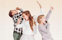 Soundpeats Hi-sing bílý bezdrátový Bluetooth reproduktor s mikrofonem