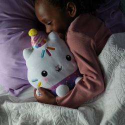 SPIN MASTER PLYŠ Gabby‘s Dollhouse Cakey na baterie Světlo Zvuk