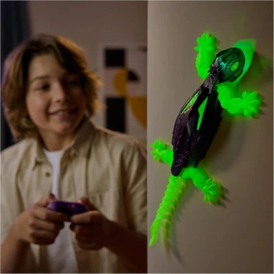 Spin Master RC Gekon lezoucí po stěnách svítící ve tmě na baterie Světlo