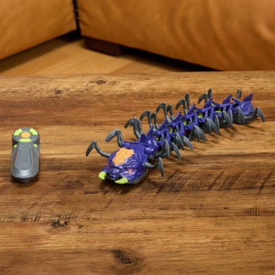 Spin Master RC Stonožka vystřelující Hex Bots na baterie Světlo