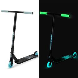 Spokey NIGHT RIDER Freestyle koloběžka se svítícími prvky ve tmě, kolečka 100 mm