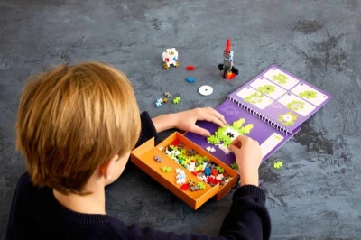 (stavebnice) Plus-Plus Vesmír 6motivů 2D i 3D tedy 12v1