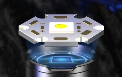 Superfire Y25 černá LED svítilna