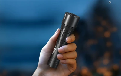 Superfire DL01 černá LED svítilna