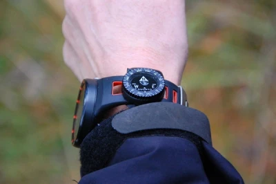 Suunto Clipper černý univerzální kompas na hodinky