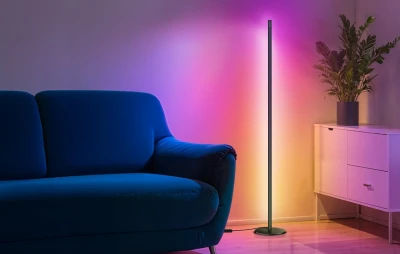 SwitchBot RGBICWW černá stojací lampa