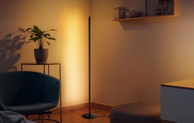 SwitchBot RGBICWW černá stojací lampa