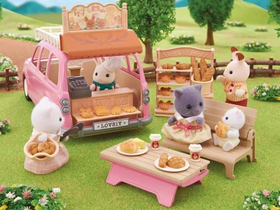 Sylvanian Families Auto Van růžové s nosičem herní set s doplňky plast