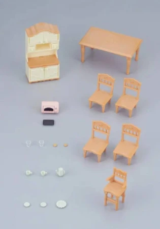 Sylvanian Families jedálenský stôl s stoličkami a kredencou nábytok doplnok k herným sadám