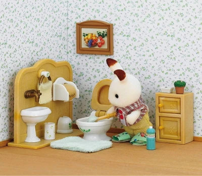 Sylvanian Families nábytek Chocolate králíků bratr + toaleta s doplňky