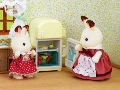 Sylvanian Families nábytek Chocolate králíků maminka + lednička s doplňky
