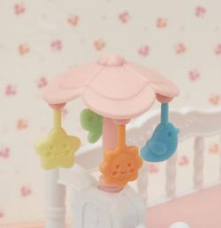 Sylvanian Families postýlka s kolotočem pro trojčata nábytek doplněk k herním sadám