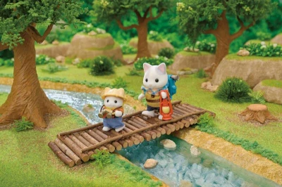 Sylvanian Families Prieskumný set 2 figúrky Latte mačky brat a bábätko s doplnkami