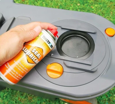Thetford Seal Lubricant oranžový silikonový sprej na těsnění
