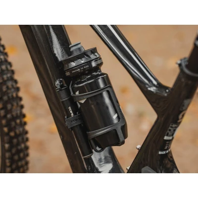 TOPEAK Košík na lahev SHUTTLE SIDECAGE W/ Side Mount Pravá Strana