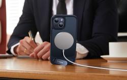 Torras Pouzdro na telefon UPRO Pstand pro iPhone 15 (průhledné)