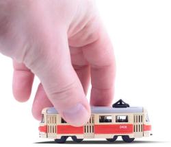Tramvaj kovová mini 8,5cm retro volný chod český design v krabičce