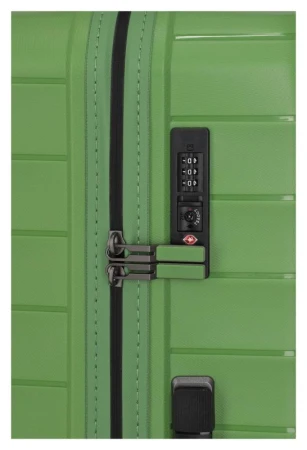 Travelite Mooby M Green kufr + kosmetická taštička zdarma