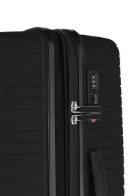 Travelite Orbita M Black kufr + kosmetická taštička zdarma