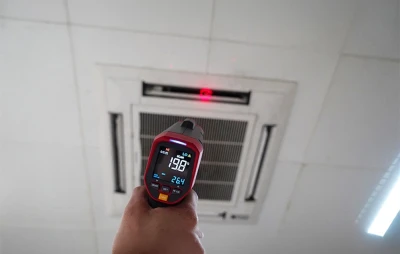UNI-T UT303A+ infračervený teploměr