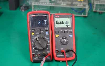 UNI-T UT701 procesní kalibrátor teploty