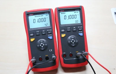 UNI-T UT705 červeno-šedý procesní kalibrátor