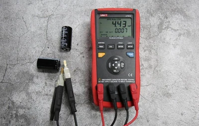 UNI-T UT612 LCR měřič