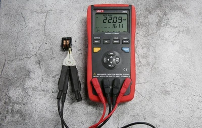 UNI-T UT612 LCR měřič