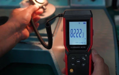 Uni-t Měřič luxů UT381A