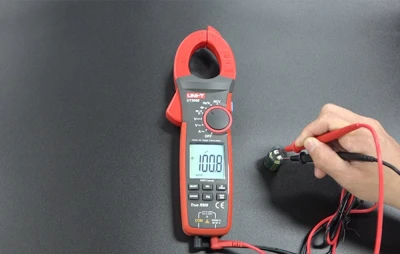 UNI-T UT205E digitální klešťový měřič