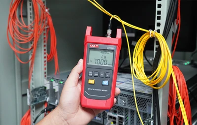 UNI-T UT692G červeno-černý tester optických vláken