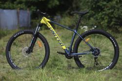 United Clovis 3.10 27,5 Modro/žluté horské kolo + výbava zdarma