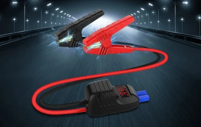 UTRAI JS Mini černo-červený startér pro automobily