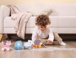 Viga DŘEVO PolarB Tahačka baby lední medvěd tahací (dřevěná hračka)