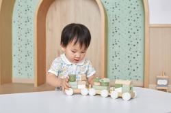 Viga DŘEVO PolarB Vláček navlékací s kostkami baby (dřevěná hračka)
