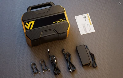 VTOMAN FlashSpeed300 černo-žlutá 300 W přenosná elektrárna