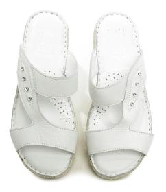 Wild 016935B bílé dámské nazouváky na klínku