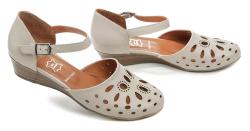 Wild 03479D svetlo sivé dámske sandále na klinovom podpätku