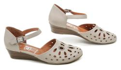 Wild 03479D svetlo sivé dámske sandále na klinovom podpätku